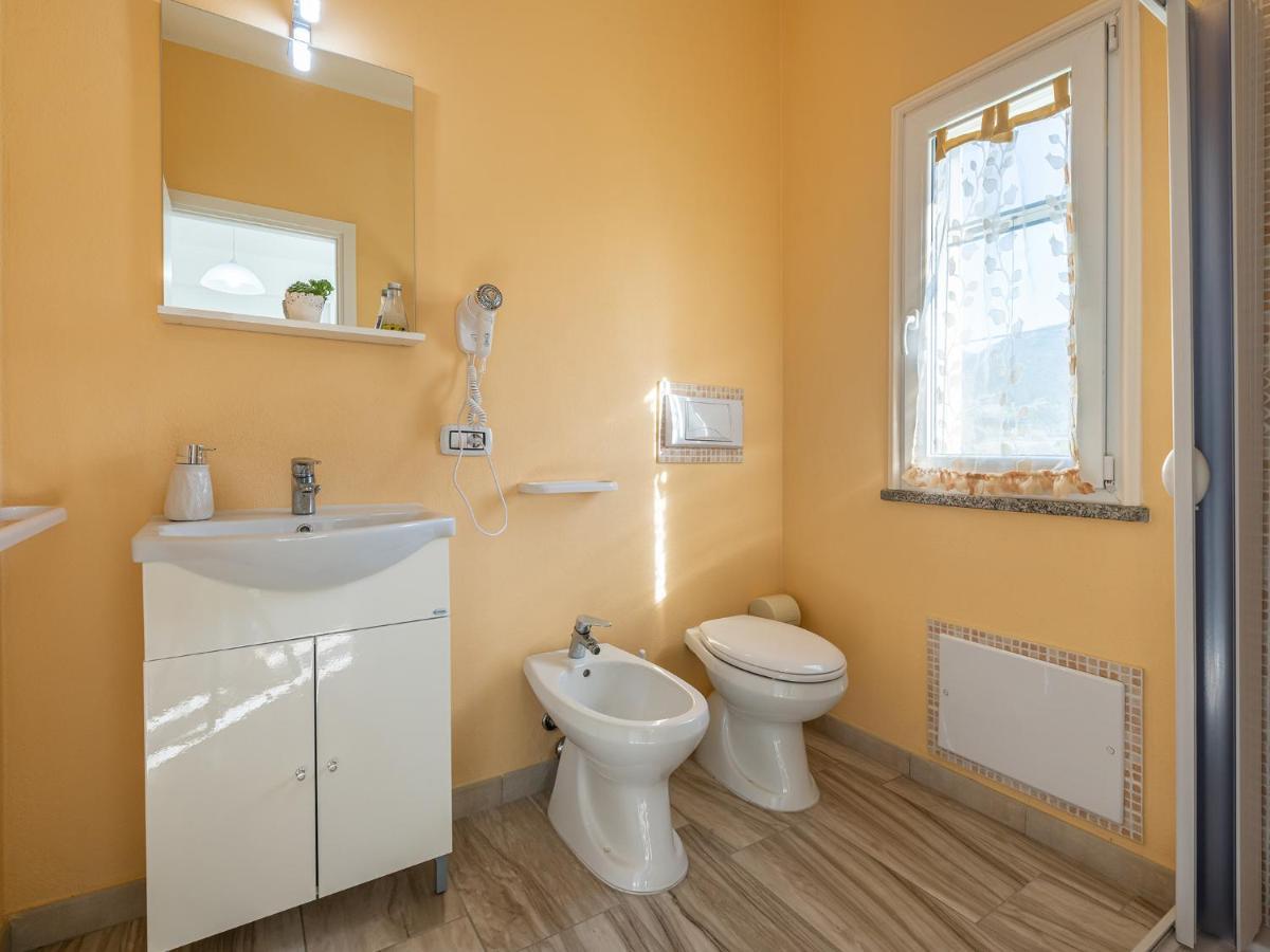 Villa Chiara Solanas Соланас Екстериор снимка
