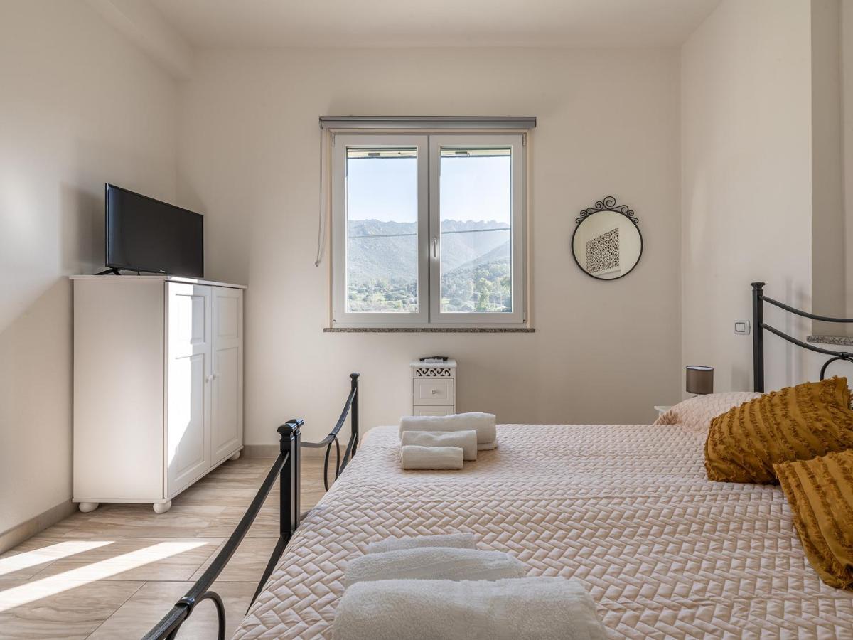 Villa Chiara Solanas Соланас Екстериор снимка