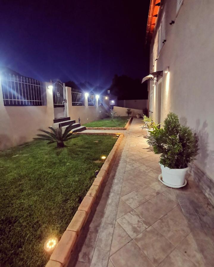 Villa Chiara Solanas Соланас Екстериор снимка